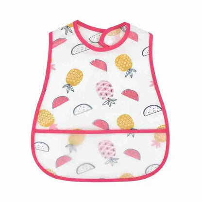 Bavoir assorti sur table à langer | accessoire indispensable du quotidien