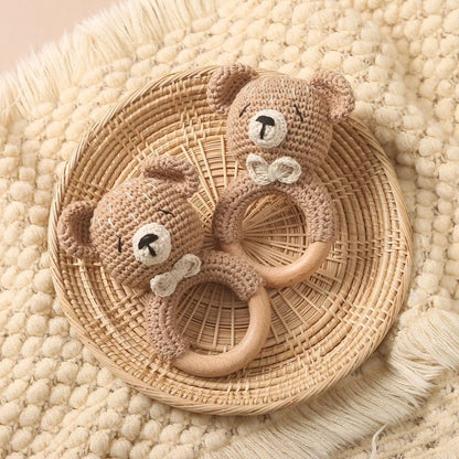 Hochet bébé ourson vue de côté – taille adaptée aux nourrissons