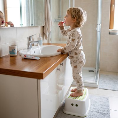 Marche pied enfant | pratique et robuste - Les douceurs de bébé