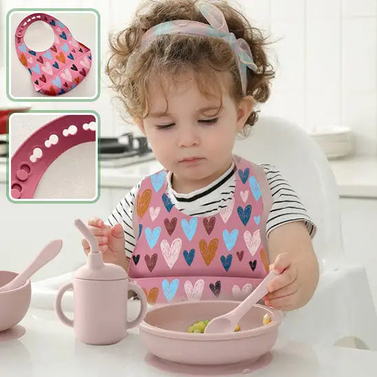Détail matière douce bavoir bébé | tissu hypoallergénique pour peau délicate