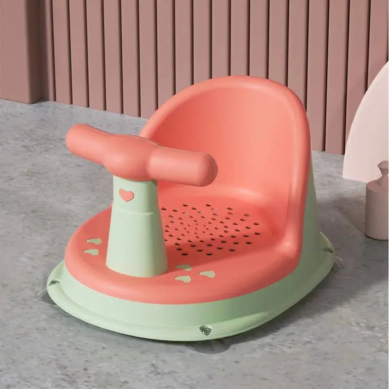 Siège de bain bébé vu de profil | Design intelligent adapté aux baignoires standard