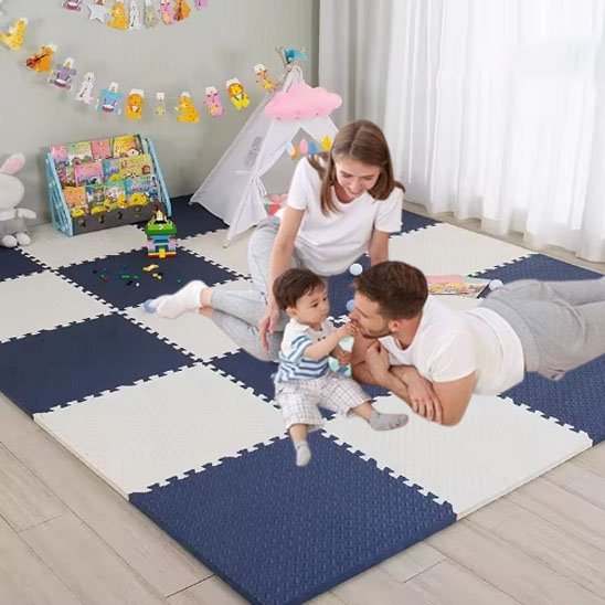 Détail mousse haute densité tapis d'éveil |espace disponible