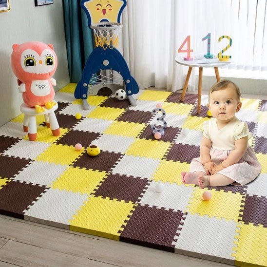 Bébé sur tapis d'éveil | tummy time sécurisé et confortable
